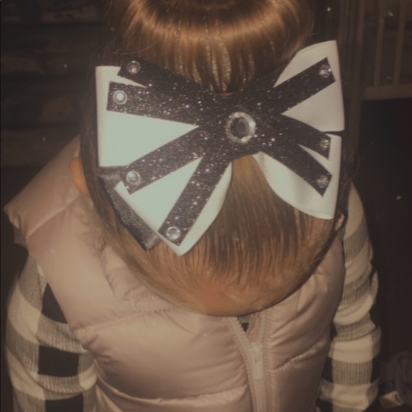 handmade bows - Picture 2 of 2